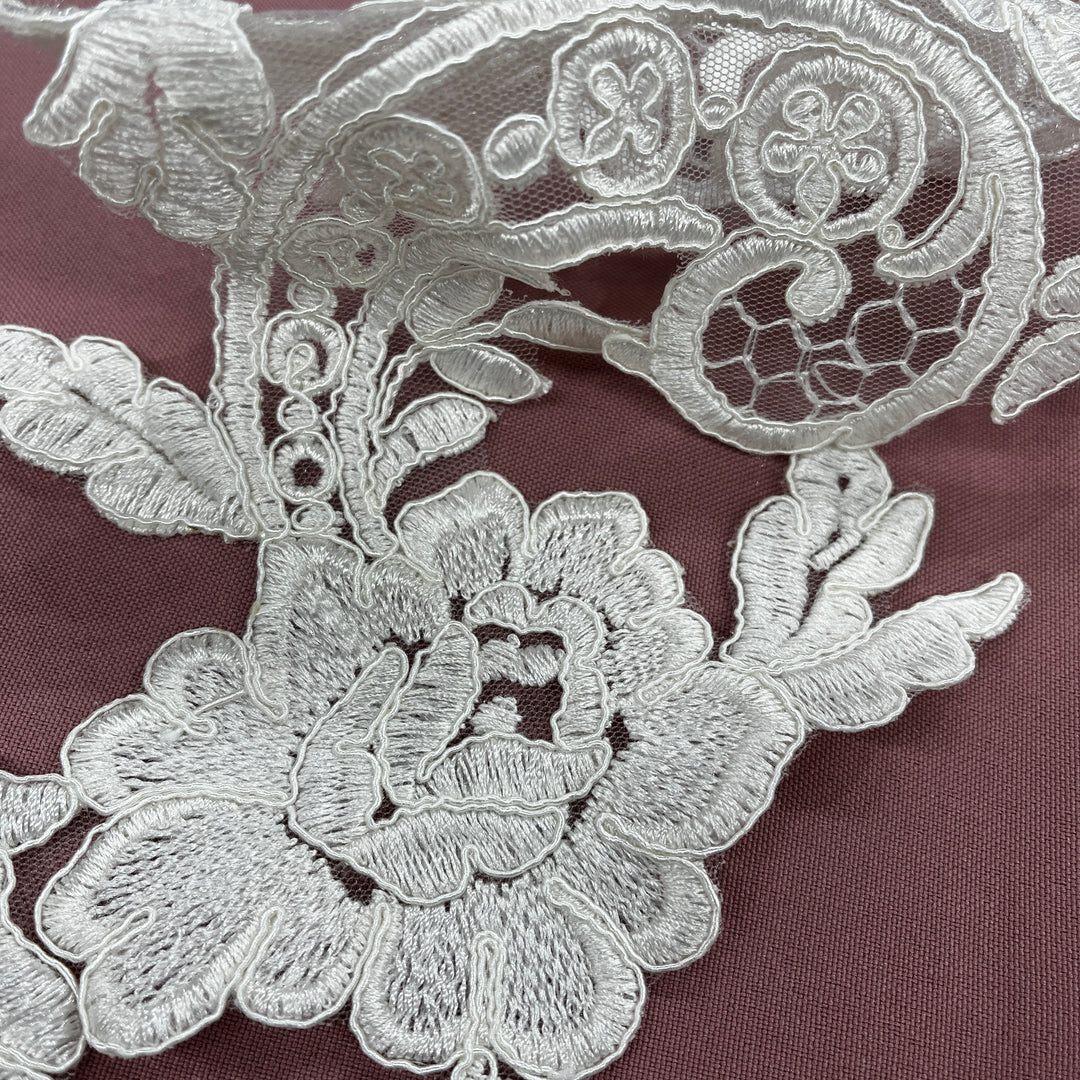 Aplique floral con cordón bordado en organza 100% poliéster | Encaje EE. UU.