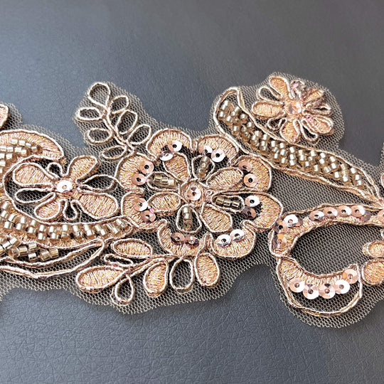 Aplique de encaje floral con cordón y cuentas bordado en organza 100 % poliéster | Encaje EE. UU.