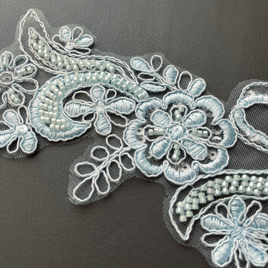 Aplique de encaje floral con cordón y cuentas bordado en organza 100 % poliéster | Encaje EE. UU.