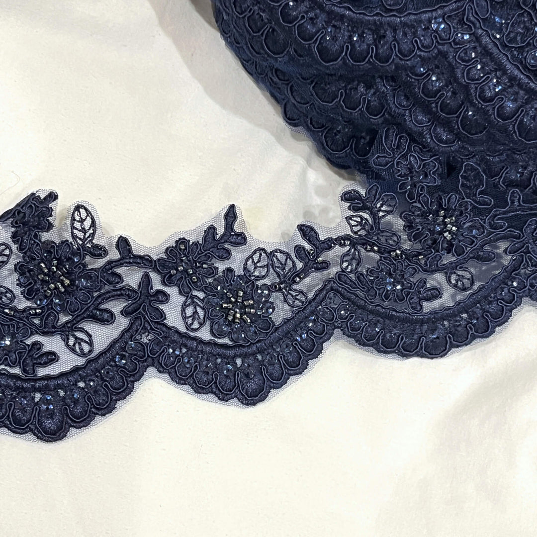 Adorno de encaje floral con cordón y cuentas bordado en malla de red 100 % poliéster | Encaje EE. UU.