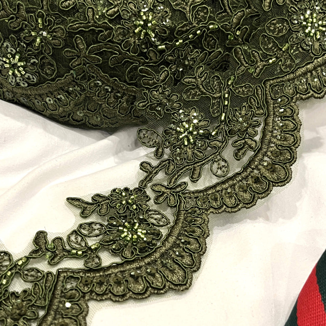 Adorno de encaje floral con cordón y cuentas bordado en malla de red 100 % poliéster | Encaje EE. UU.